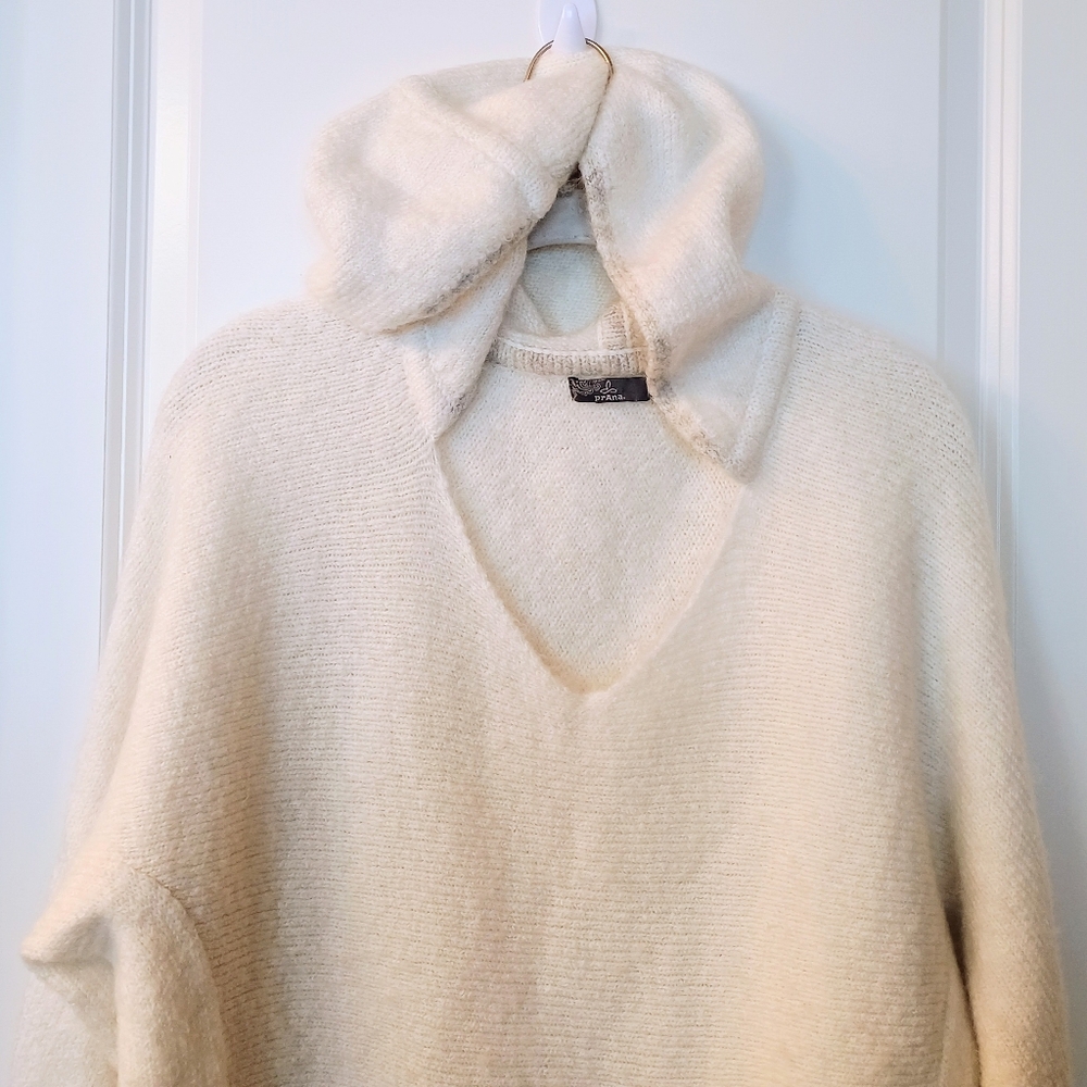 Women's Prana Shine On Sweater Hoodie White With Gray Accents Size Medium - Picture 2 of 11